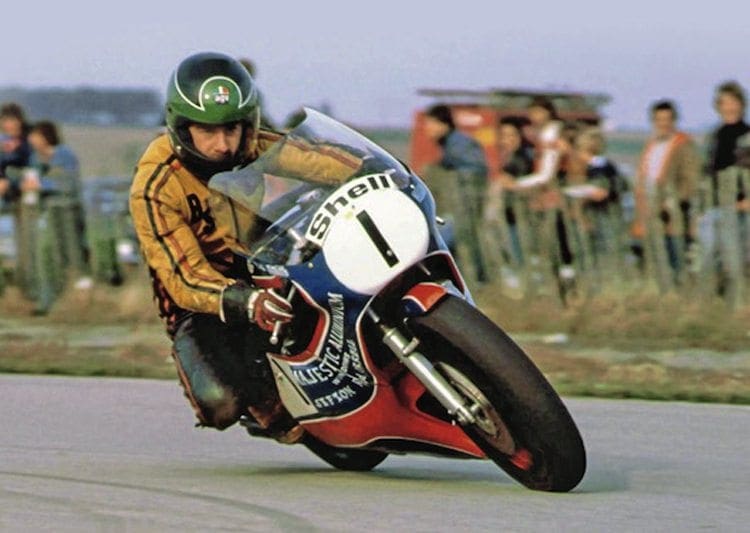 Bob Smith: The Peoples' Champion - Classic Racer